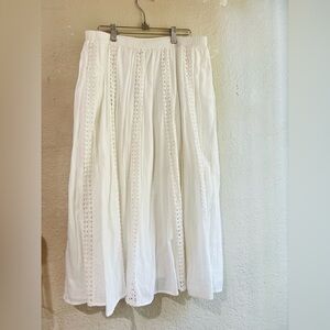 Draper’s  & Damo’s  skirt 100% cotton 
In size med waist 16”